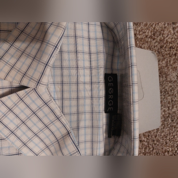 Nwot George button down large - Picture 2 of 4